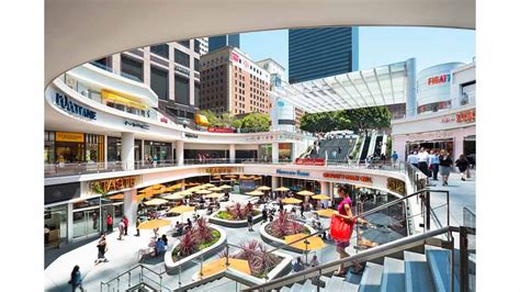 Downtown LA Shopping at FIGat7th.